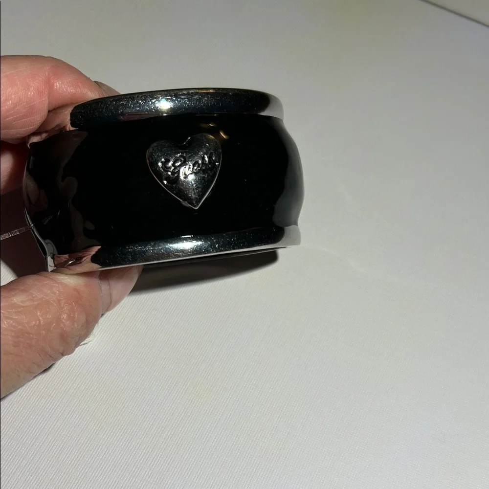 NWT Macy’s 🇺🇸Guess Black Silver Heart Bracelet ~ heart made of sparkling stones! - Picture 7 of 8